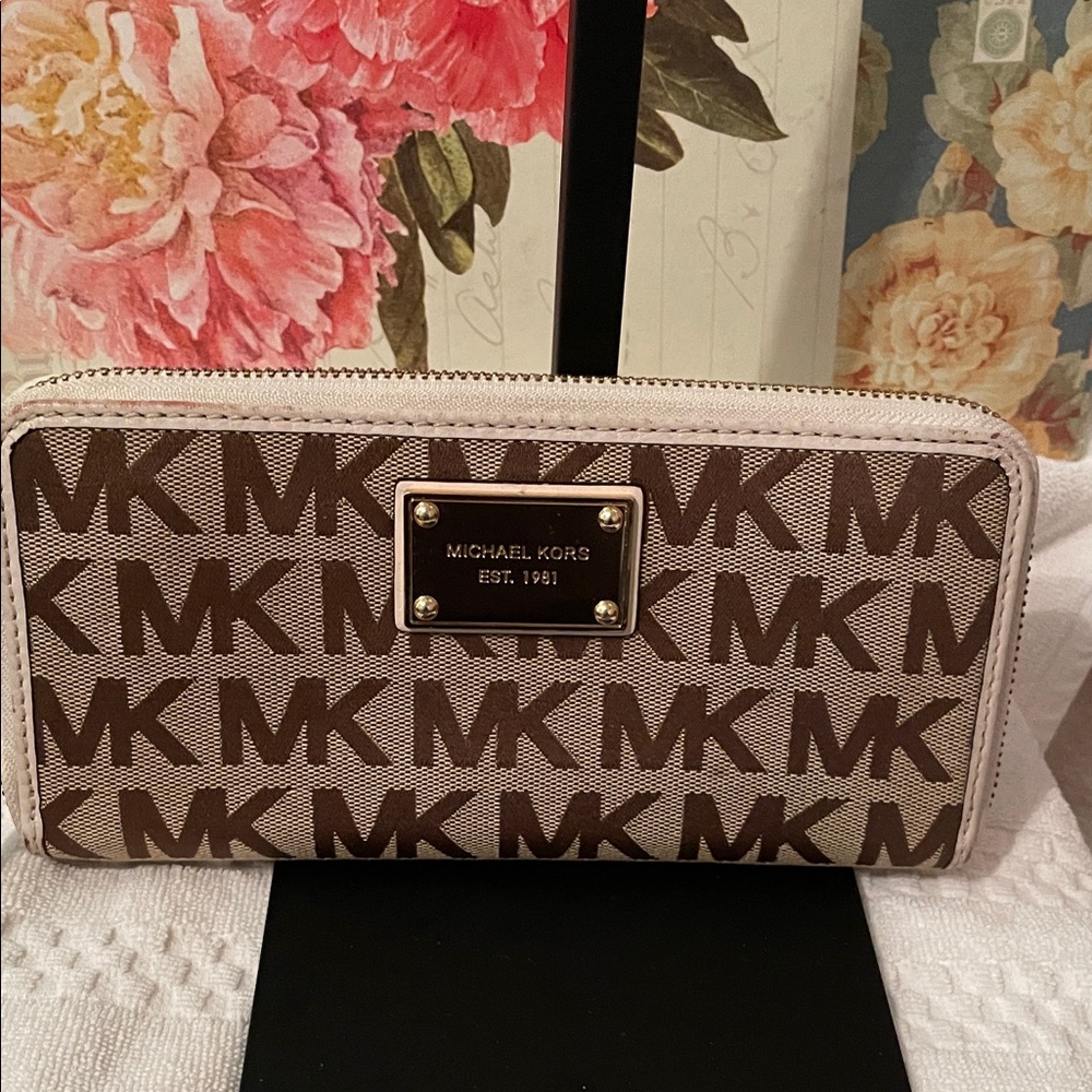 Michael Kors Tan and Cream Logo Wallet